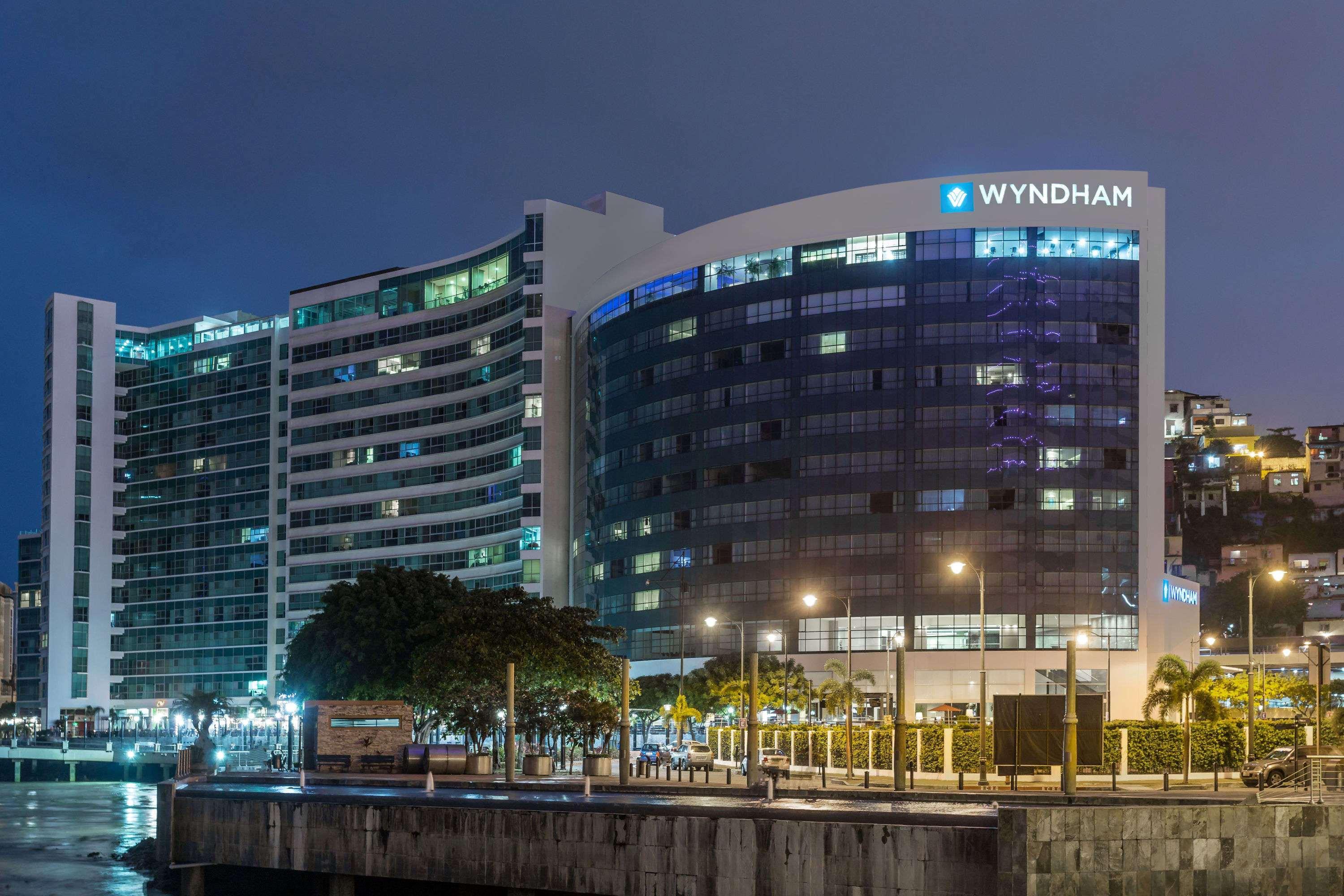 Wyndham Guayaquil, Puerto Santa Ana Hotel Esterno foto